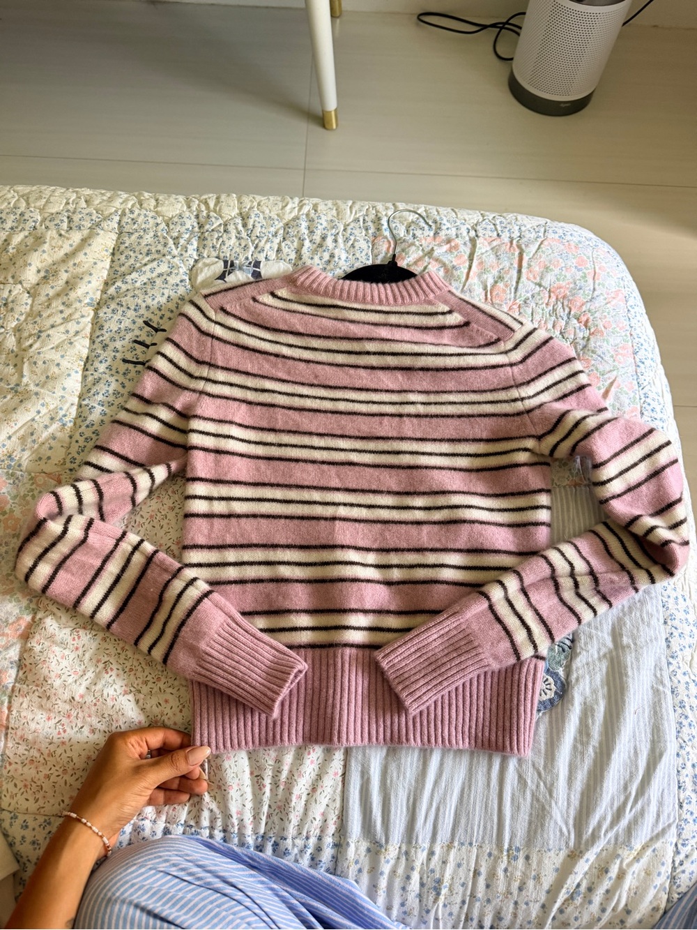 Aritzia Cashmere sweater - Picture 3 of 3